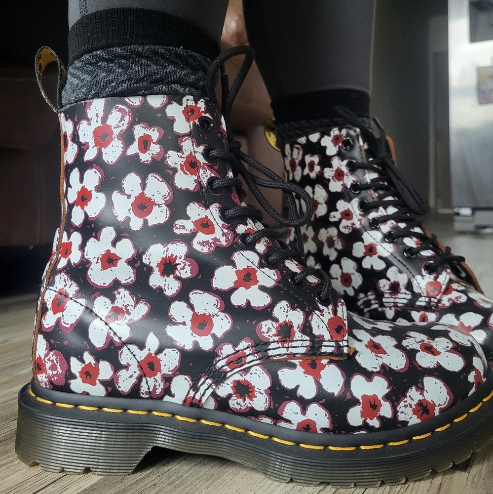 Black, white, and red flower pattern Dr. Martens, size 7 US women's